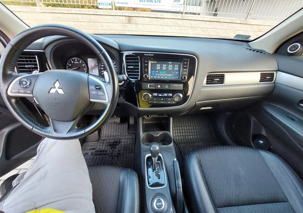 Mitsubishi Outlander cena 65000 przebieg: 95000, rok produkcji 2014 z Warszawa małe 67